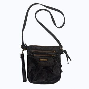Chic Black Crossbody Bag with Embossed Design